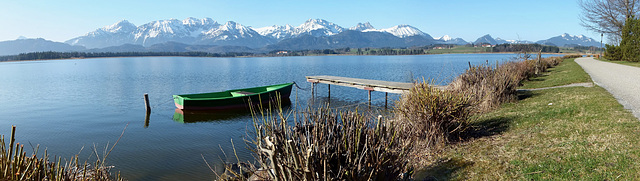 Nun schaun wir über'n See, ...über'n See, nach Tirol und Pfronten... ©UdoSm