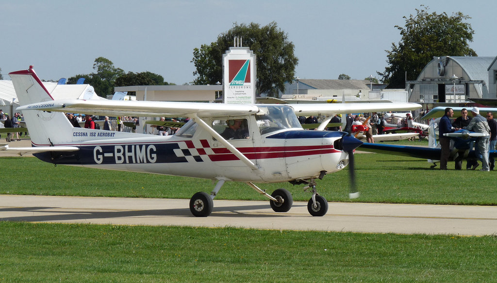 Reims Cessna FA152 G-BHMG