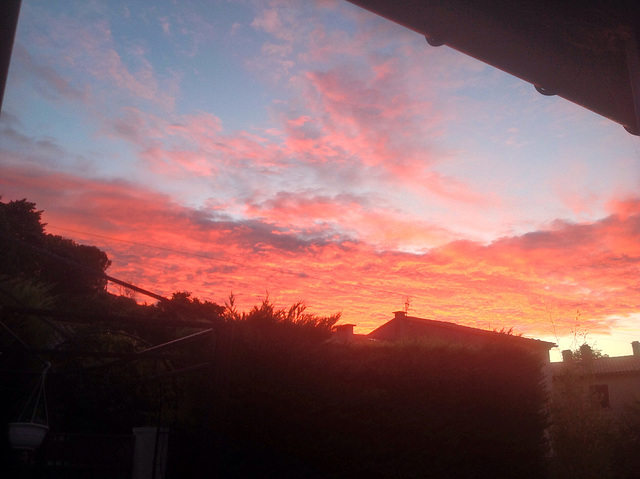 Ciel de feu dans l'Aude