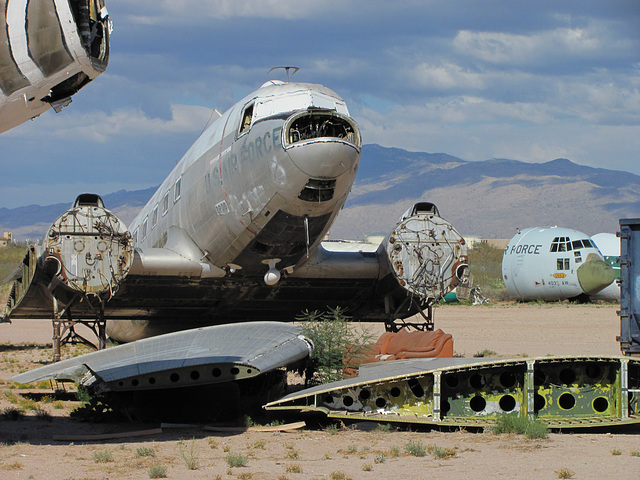 Douglas C-117