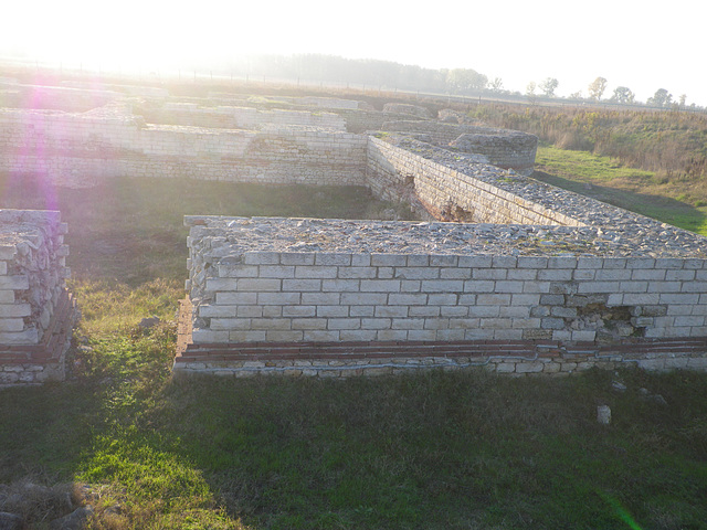 Oescus : murs de la forteresse tardive (Oescus II).