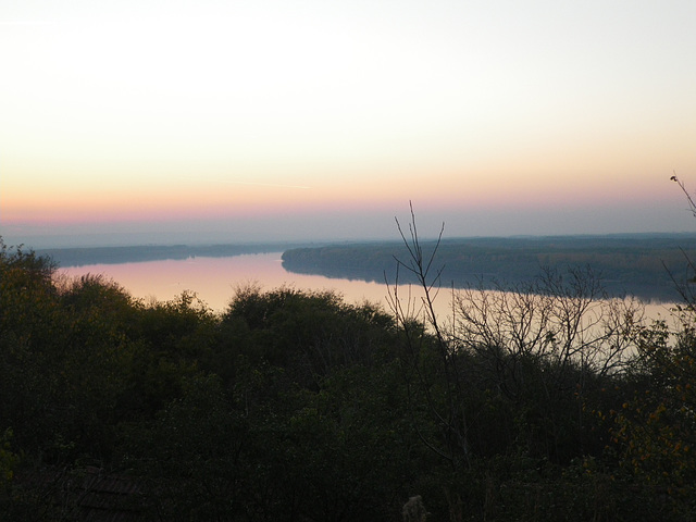 Le soir tombe sur le Danube à Somovit