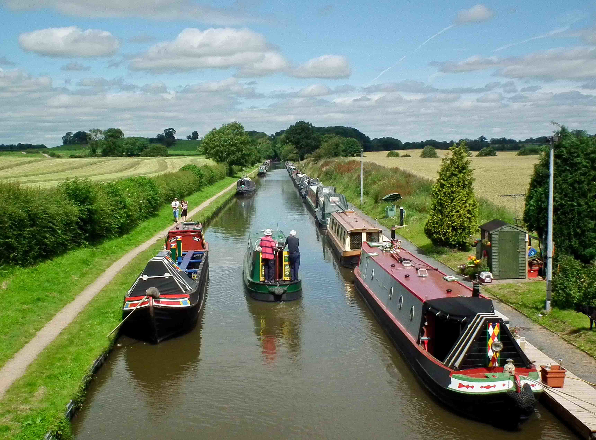 A peacefull sunny day on the Canal