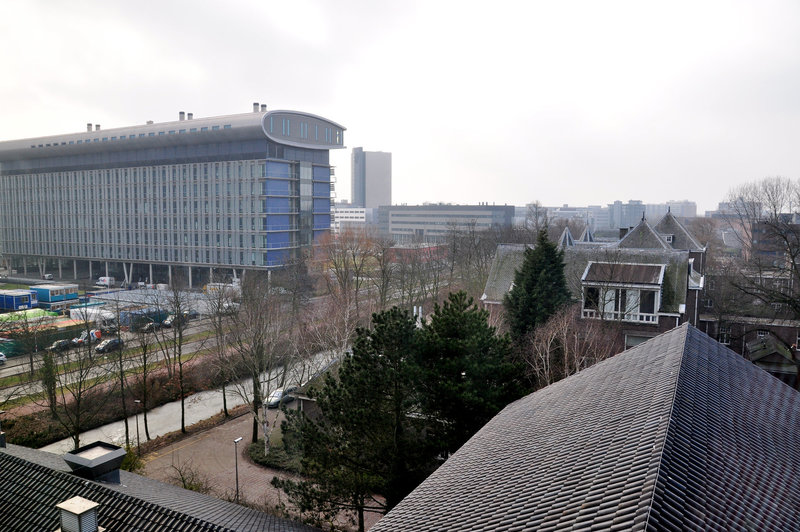 View of the old Pathology and new Research building of Leiden University Medical Centre
