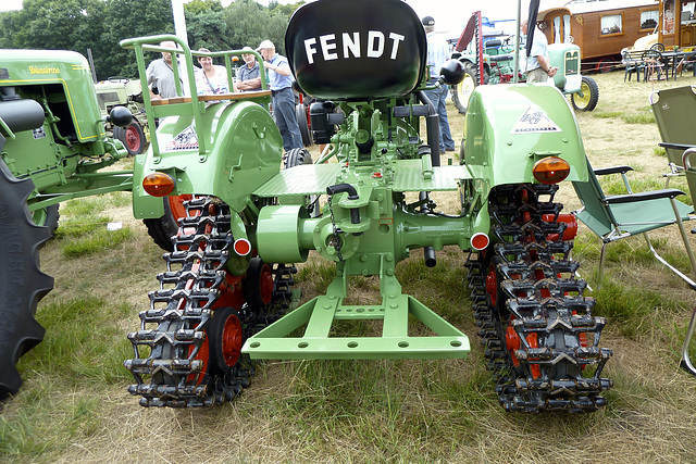 Oldtimerfestival Ravels 2013 – Fendt halftrack tractor