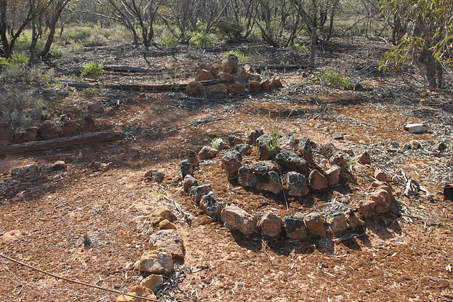Stone arrangement, Moongi School site