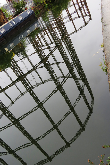 regents canal gasholders, bethnal green,  london