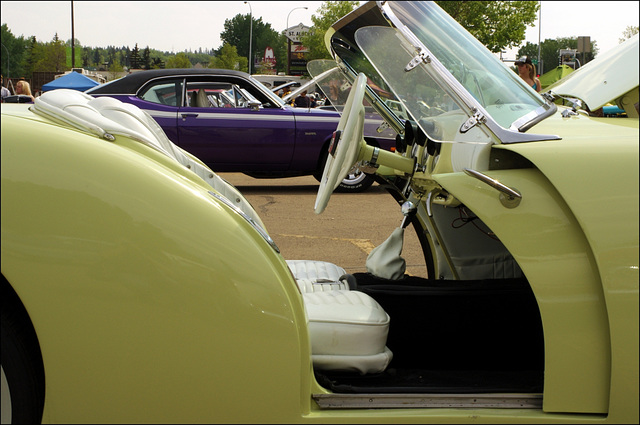 1954 Kaiser Darrin 01 20110529