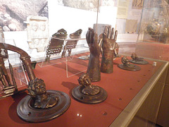 Musée national d'Histoire : objets en broner.