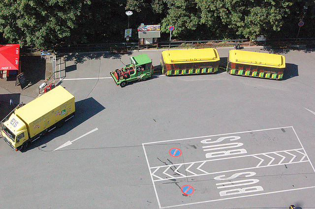 lokomotivo kun  vagonaro de supre  (Lokomotive und Waggons von oben)