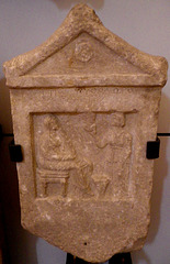 Musée national d'archéologie : stèle funéraire 1