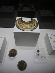 Musée national d'archéologie : trésor thrace de Mal Tepe (IIIe s. av. J.-C.).
