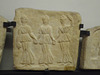 Musée national d'archéologie : plaque votive aux trois déesses.