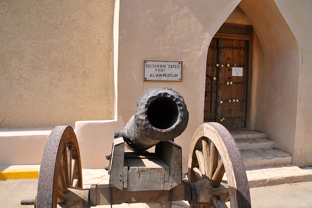 Dubai 2012 – Eastern or Sultan Fort in Al Ain – Canon