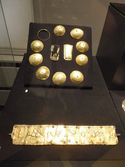Musée national d'archéologie : appliques de boucliers