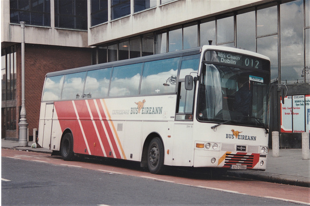 Bus Éireann DVH19 (93 D 20684) outside Busáras, Dublin - 11 May 1996