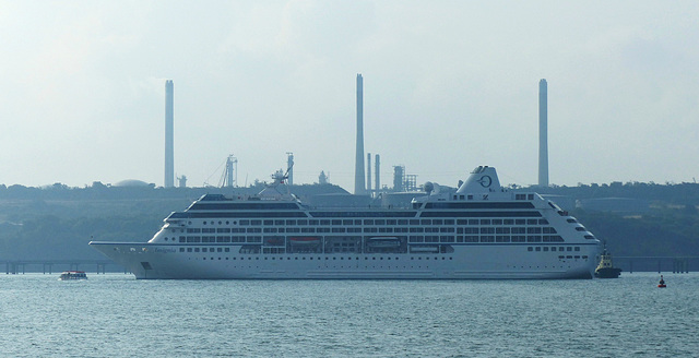 Oceania Insignia at Milford Haven (1) - 23 September 2014