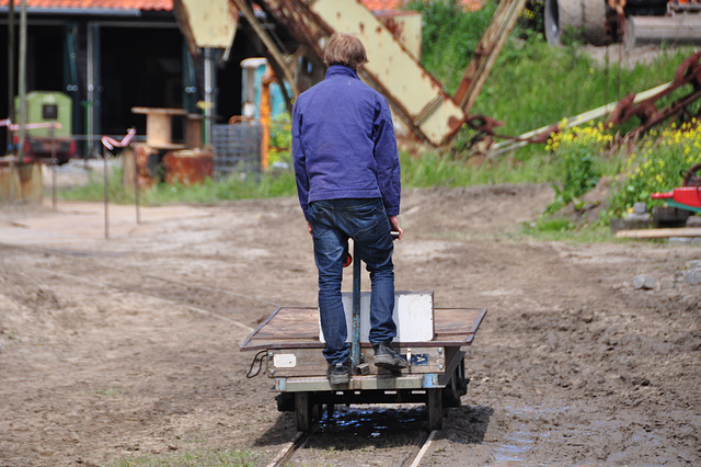 Stoom- en dieseldagen 2012 – Riding an electric platform on rails