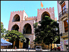 Valencia: torres de Serranos