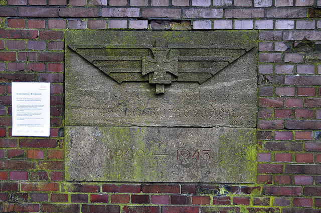 Monument for the railway workers who died in 1914–1918 and 1939–1945