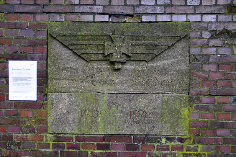 Monument for the railway workers who died in 1914–1918 and 1939–1945