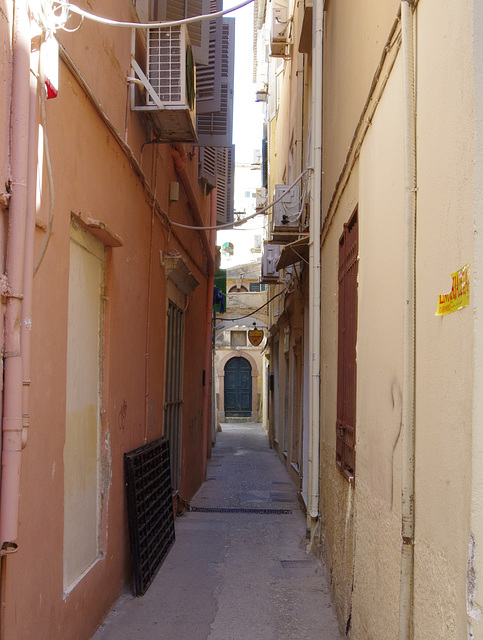 alley