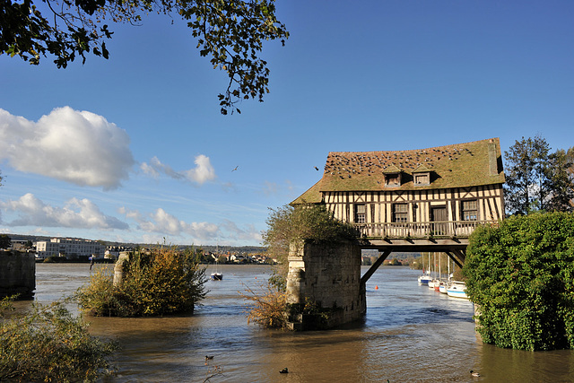 La Seine et le Vieux-Moulin de Vernon