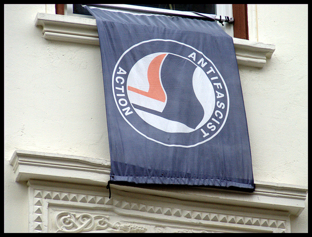 Flagge Antifascist Action