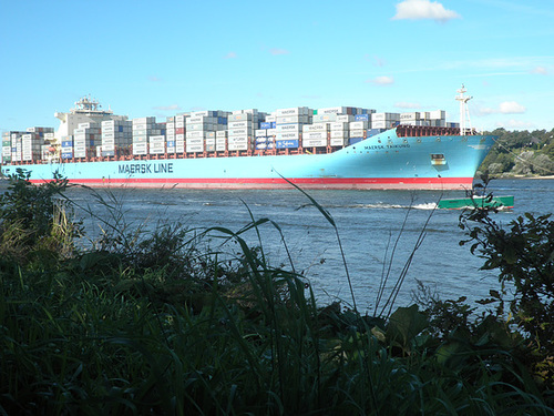 MAERSK TAIKUNG einlaufend Hamburg