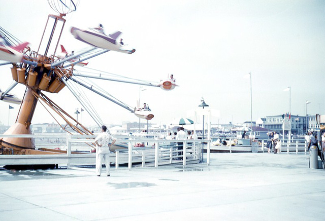 Satellite Jets Ride, Hunt's Pier, Wildwood, N.J.