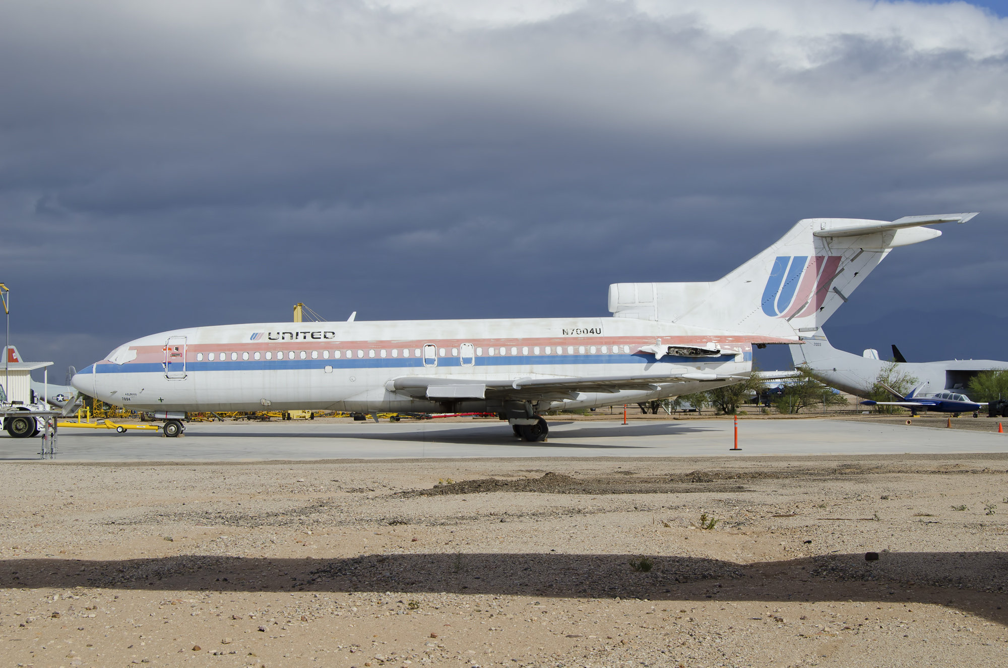 Boeing 727 N7004U