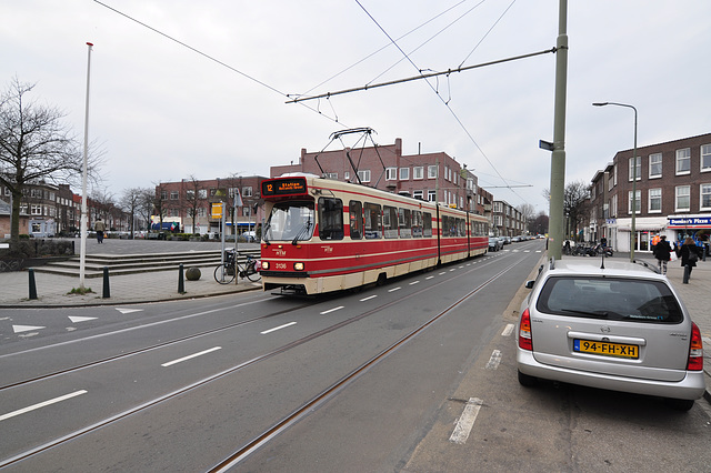 Line 12 on the Goudenregenplein in The Hague