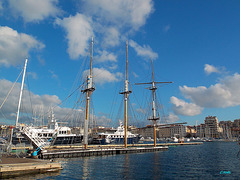 Vestiges du bateau-restaurant Le Marseillois !