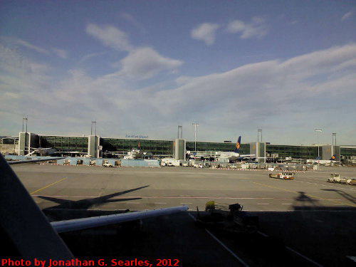 Flughafen Frankfurt am Main (Frankfurt Airport), Frankfurt, Hesse, Germany, 2012