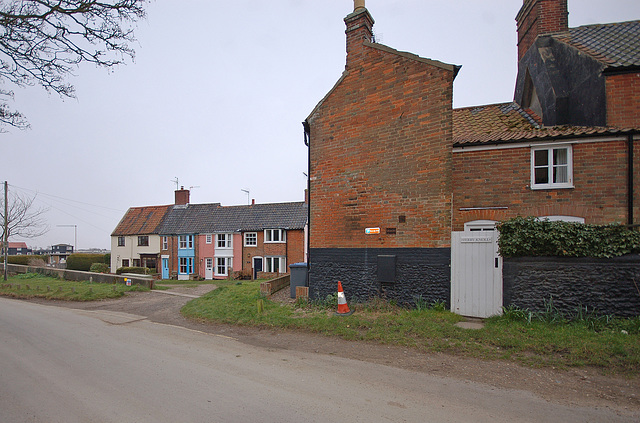 Ferry Cottage, Mariners and Nos 1& 2. Ferry Road. Walberswick (4)