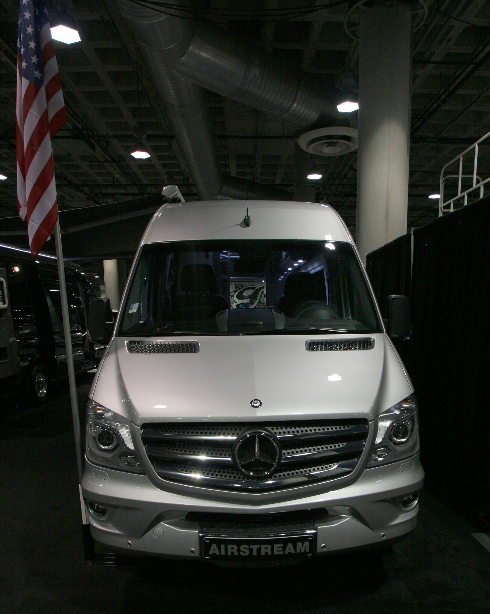 Mercedes Airstream (3842)