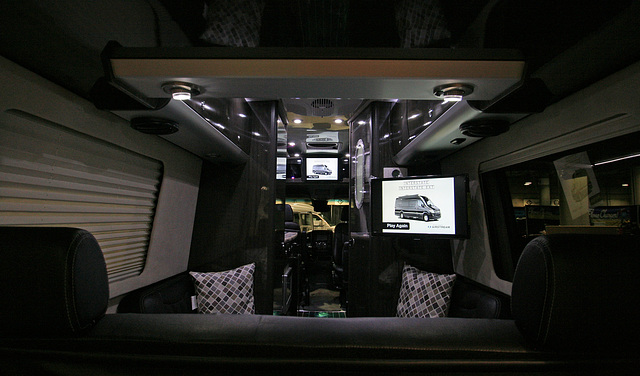 Mercedes Airstream interior (3844)