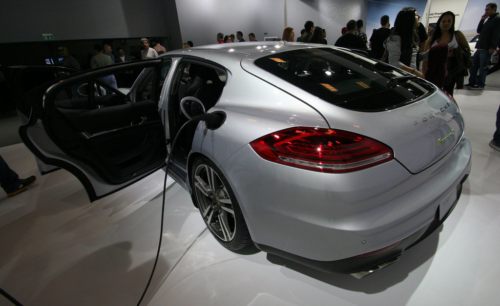 Porsche Plug-in Hybrid (3795)