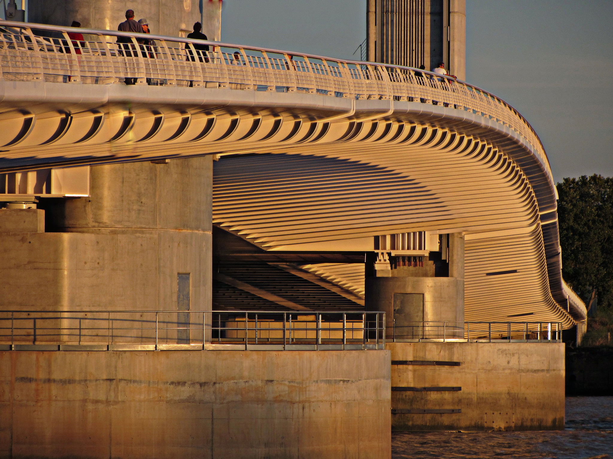 LE PONT D'OR