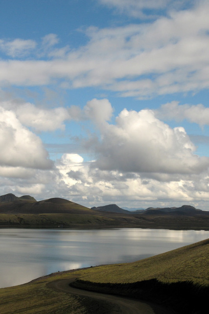 La route, le ciel et le fjord (Islande)