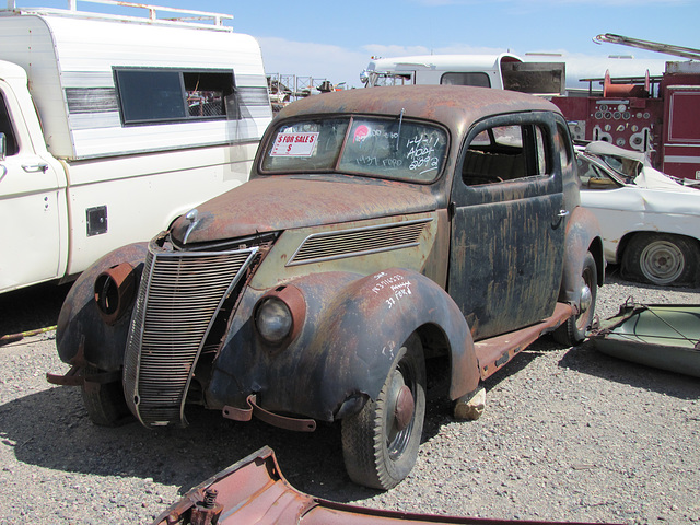 1937 Ford V-8 Standard Tudor