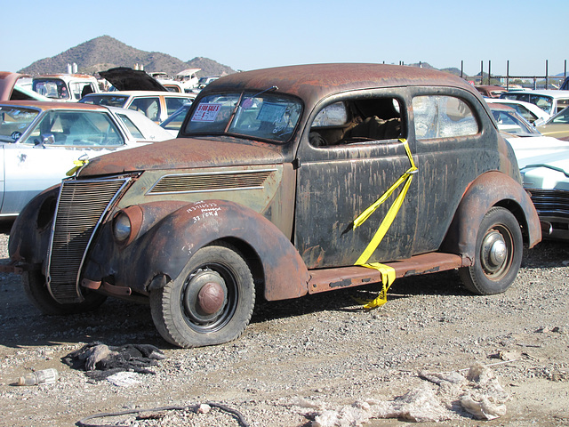 1937 Ford V-8 Standard Tudor