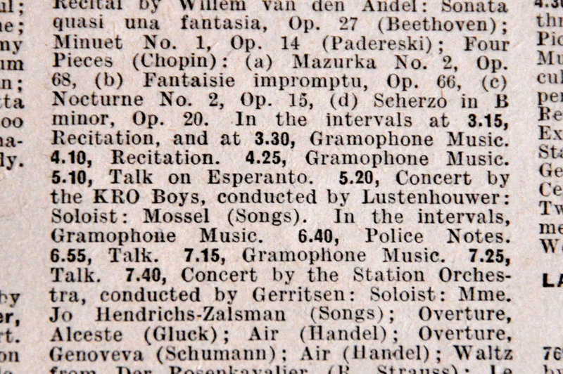 Wireless Weekly from August 25, 1933 – KRO Boys, conducted by Lustenhouwer