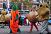 Leidens Ontzet 2011 – Parade – Carrot and onion