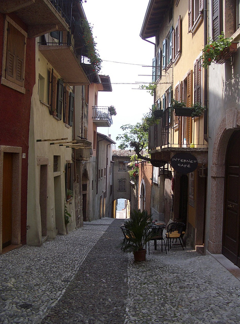 Malcesine: Backstreet Internet Cafe