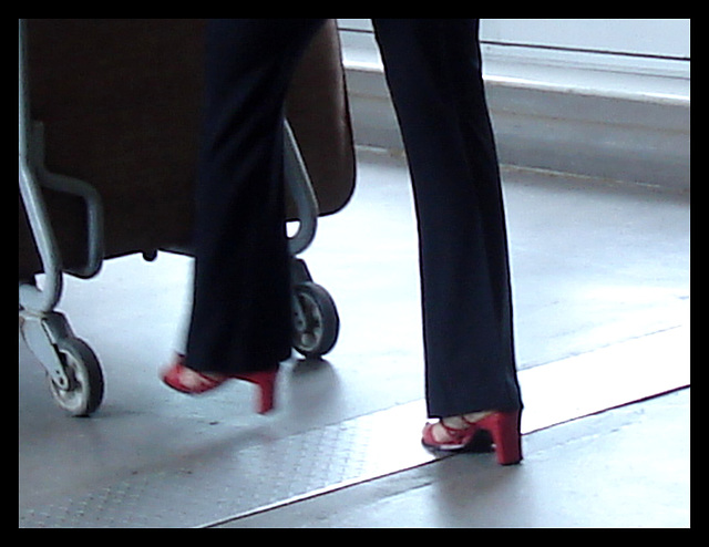 Dame Casino en talons hauts / Casino Lady on heels.