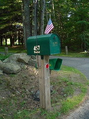 Foster mailbox / Courrier Foster - With a flash /  Avec flash