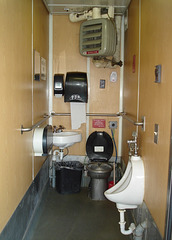 WC de traversier / Ferry's rest room.
