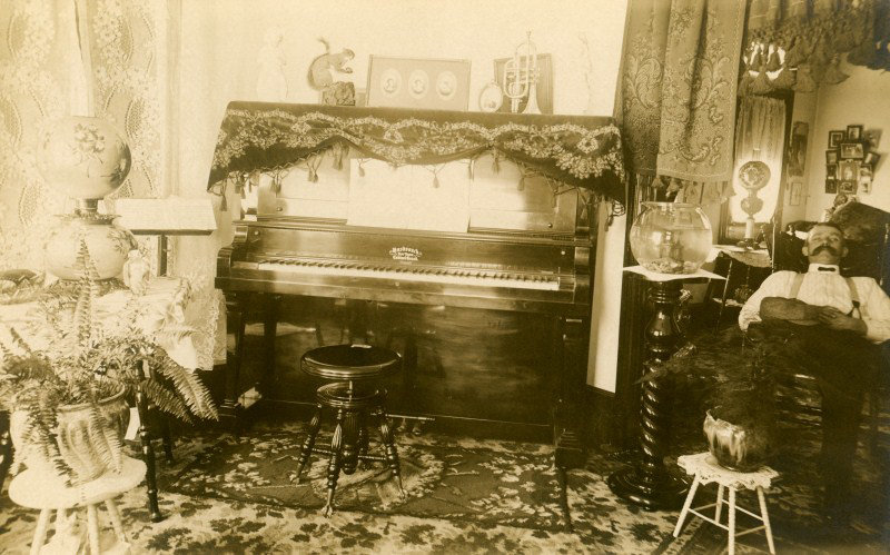 Parlor and Sitting Room, Elizabethtown, Pa., March 10, 1912