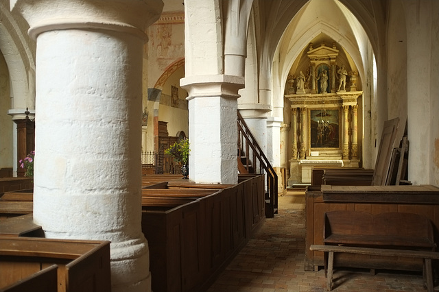 Nef de l'église de Frétigny